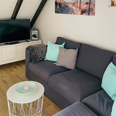 Cozy Apartment In Friedrichskoog With Kitchen Екстериор снимка